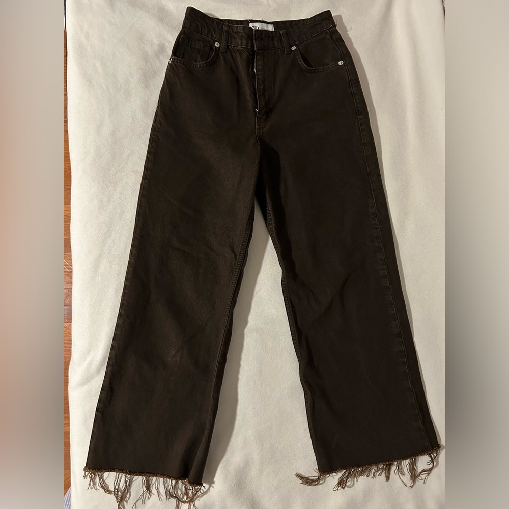 Zara chocolate brown jeans! Soo cute. High waisted, and are a women’s size 2